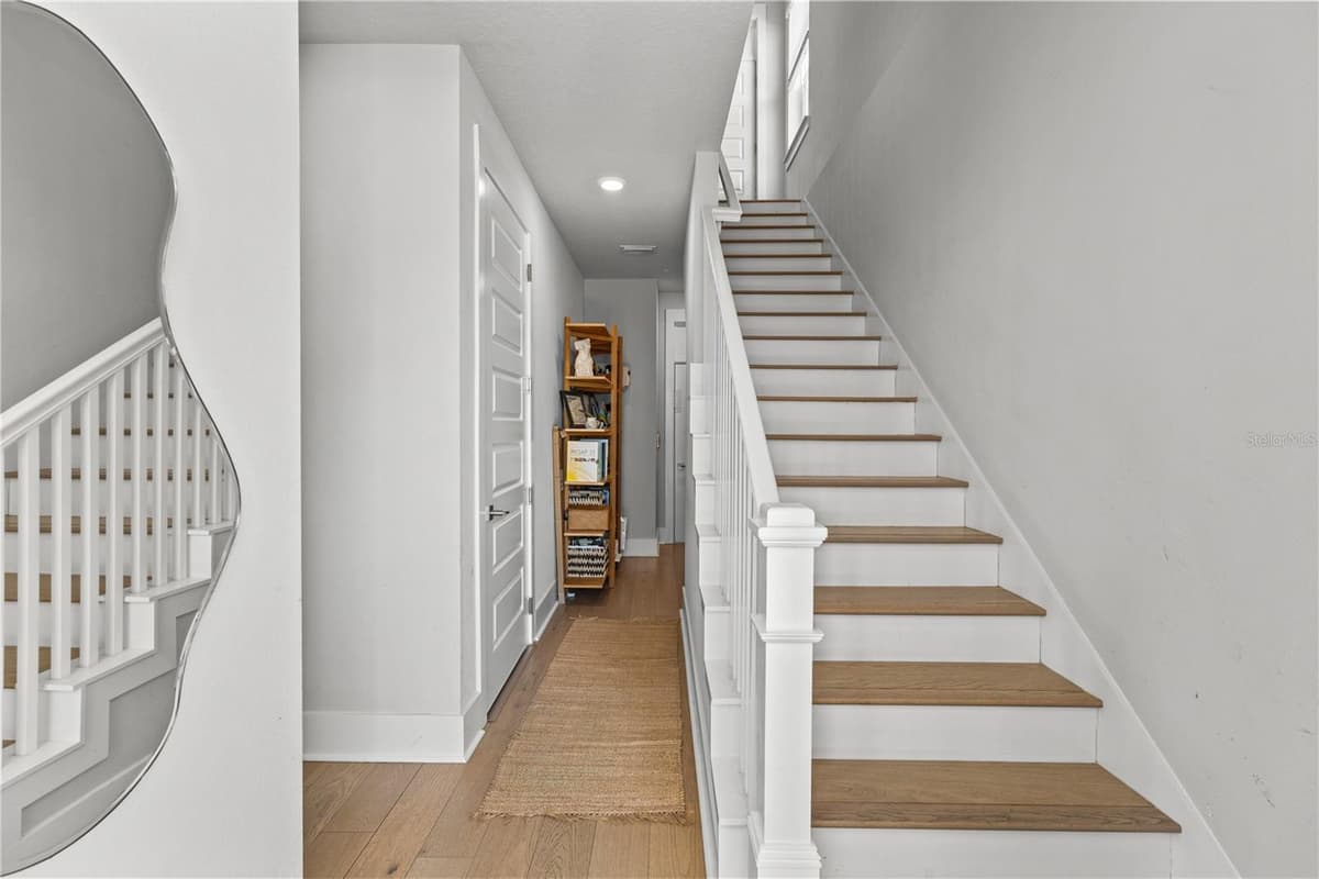 501 LAFAYETTE COURT — photo 3 of 36