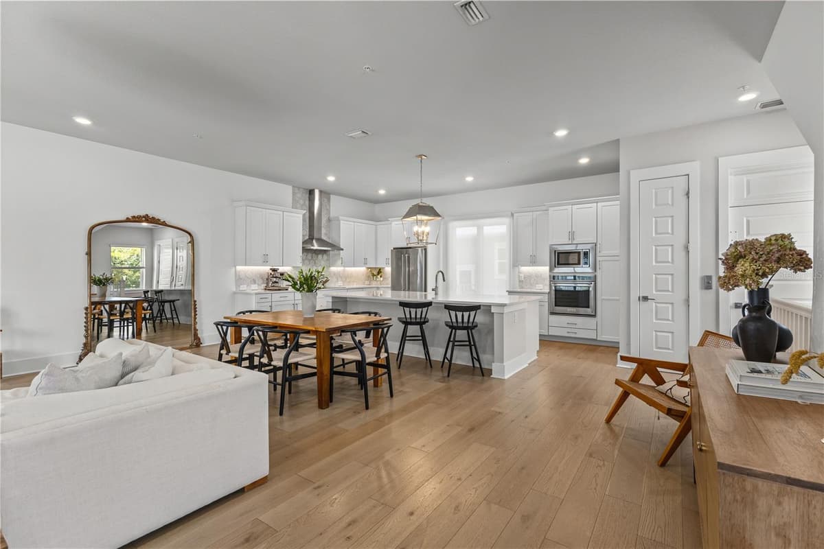 501 LAFAYETTE COURT — photo 18 of 36