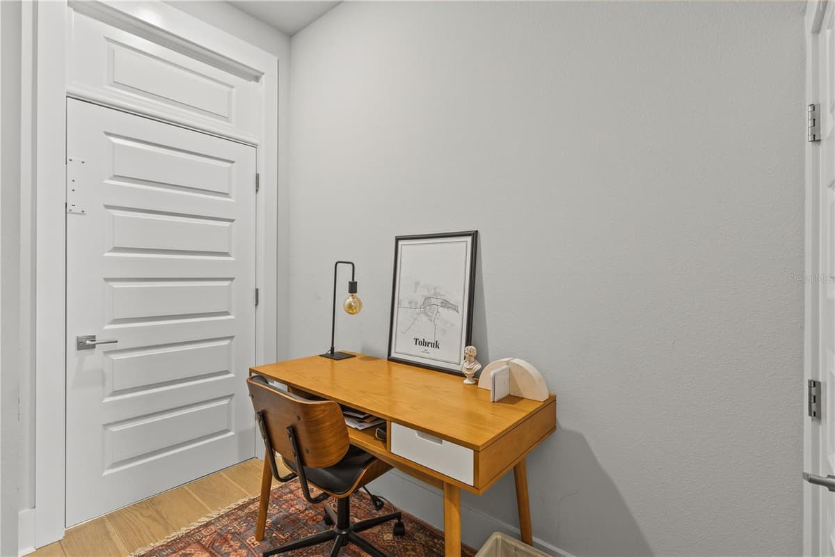 501 LAFAYETTE COURT — photo 6 of 36