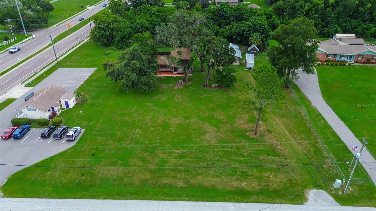 11700 VALLEY ROAD — photo 35 of 38