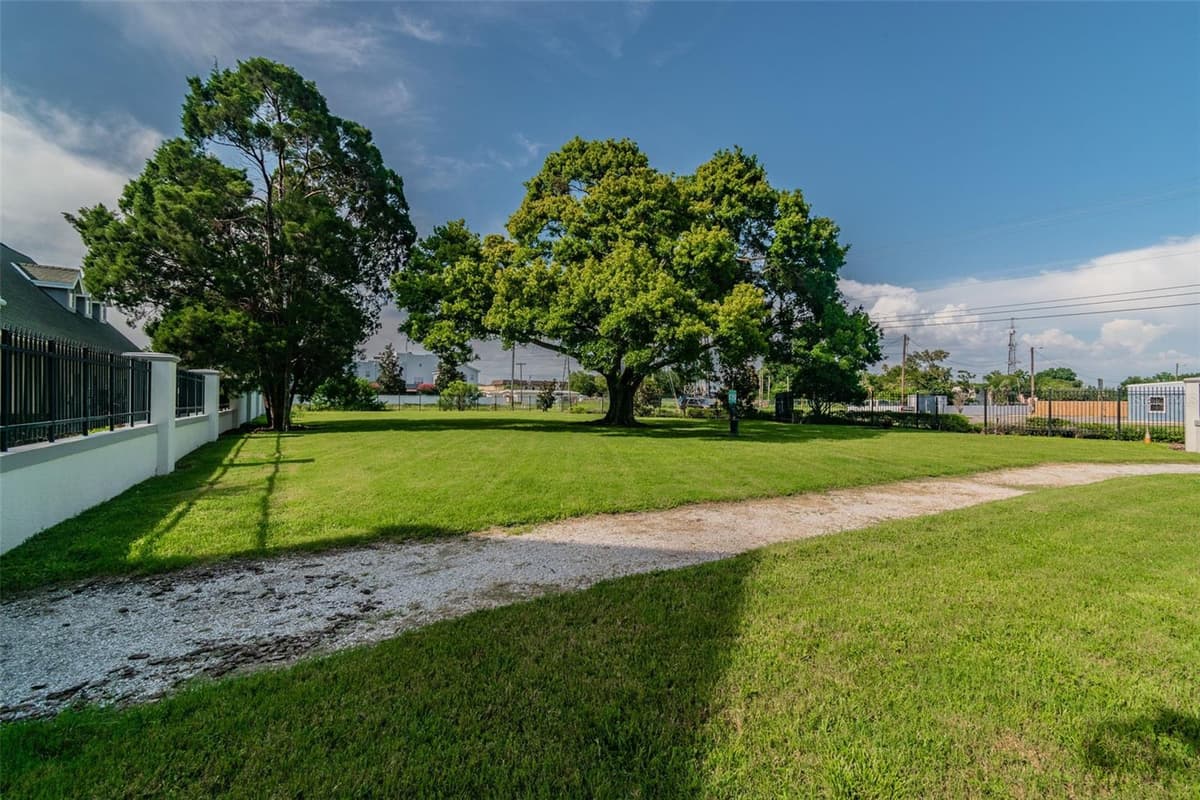 4516 BAY SPRING COURT — photo 41 of 45
