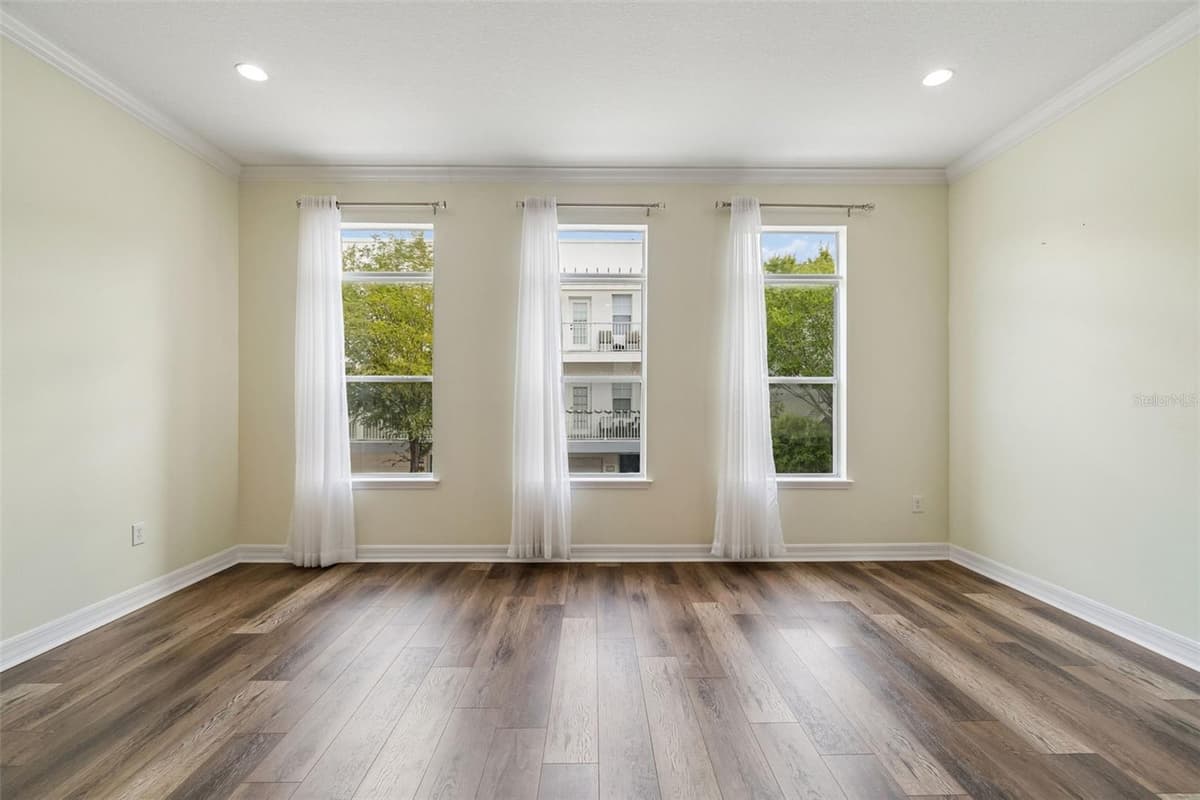4516 BAY SPRING COURT — photo 4 of 45