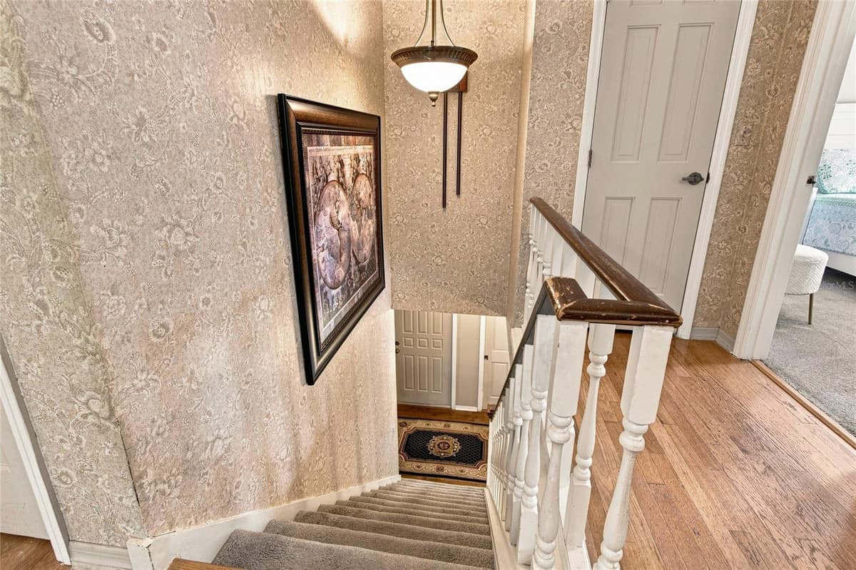 527 COLONIAL DRIVE — photo 32 of 62