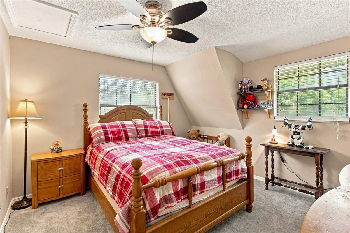 527 COLONIAL DRIVE — photo 40 of 62