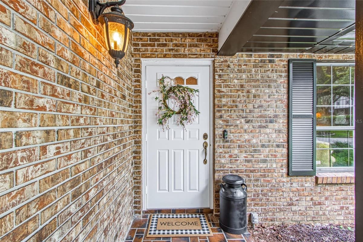 527 COLONIAL DRIVE — photo 7 of 62