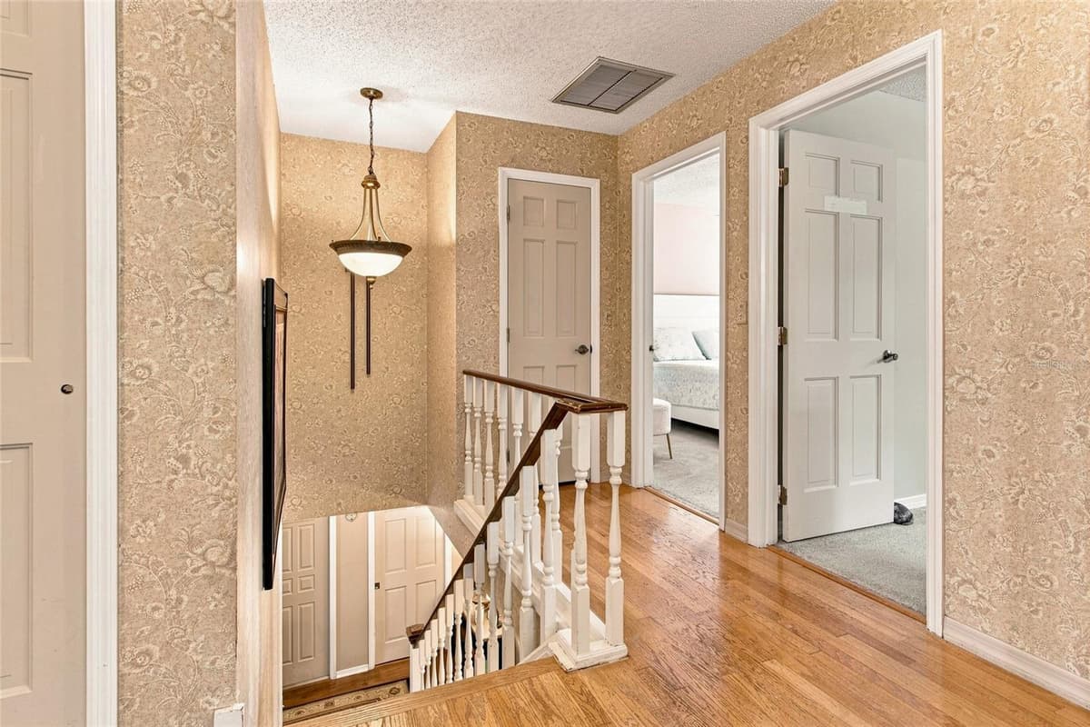 527 COLONIAL DRIVE — photo 31 of 62