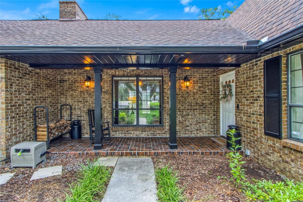 527 COLONIAL DRIVE — photo 8 of 62