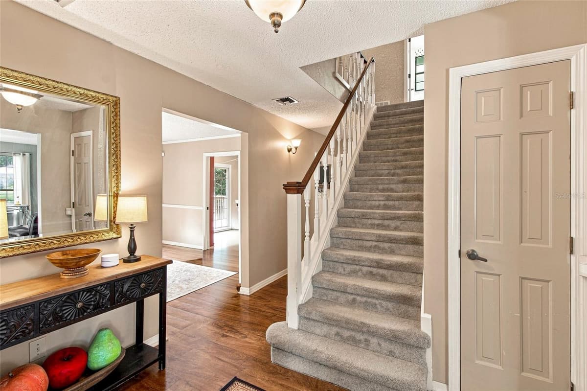 527 COLONIAL DRIVE — photo 30 of 62