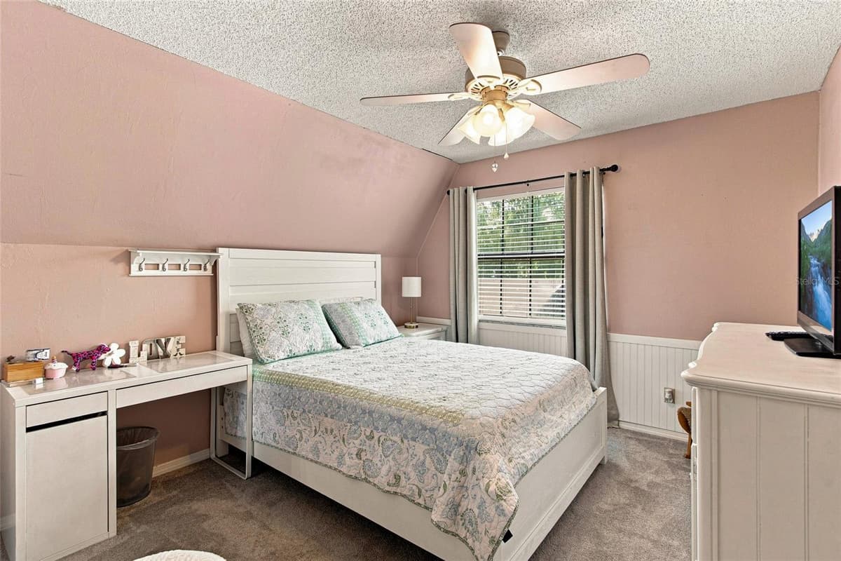 527 COLONIAL DRIVE — photo 45 of 62