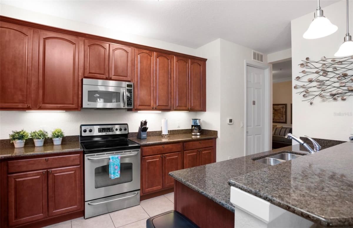 5048 SHOREWAY LOOP — photo 8 of 32