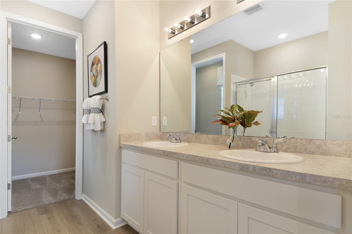 761 LAKE DELL AVENUE — photo 13 of 24