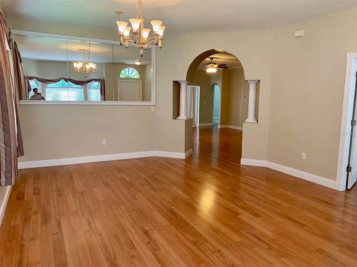 13024 ROYAL GEORGE AVENUE — photo 3 of 29