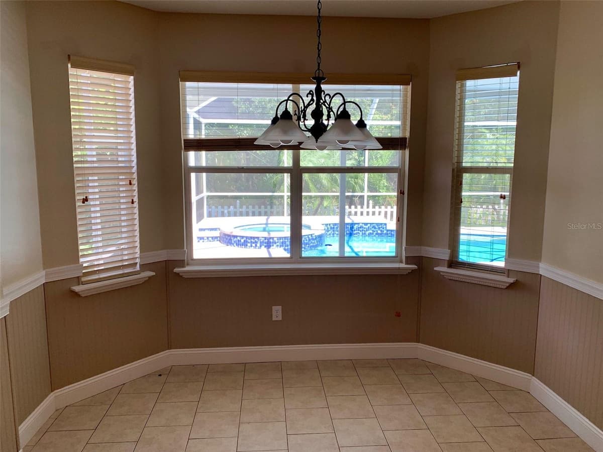 13024 ROYAL GEORGE AVENUE — photo 15 of 29