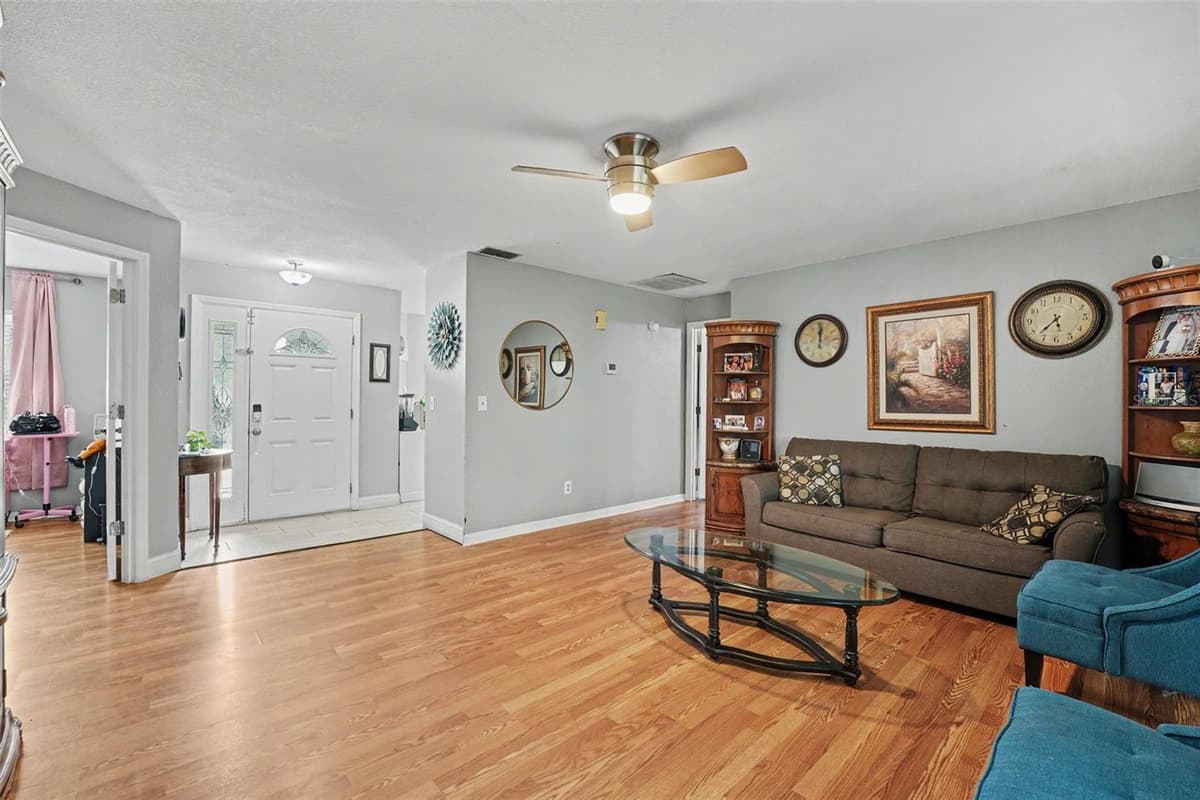 818 CAMBRIDGE WAY — photo 3 of 15