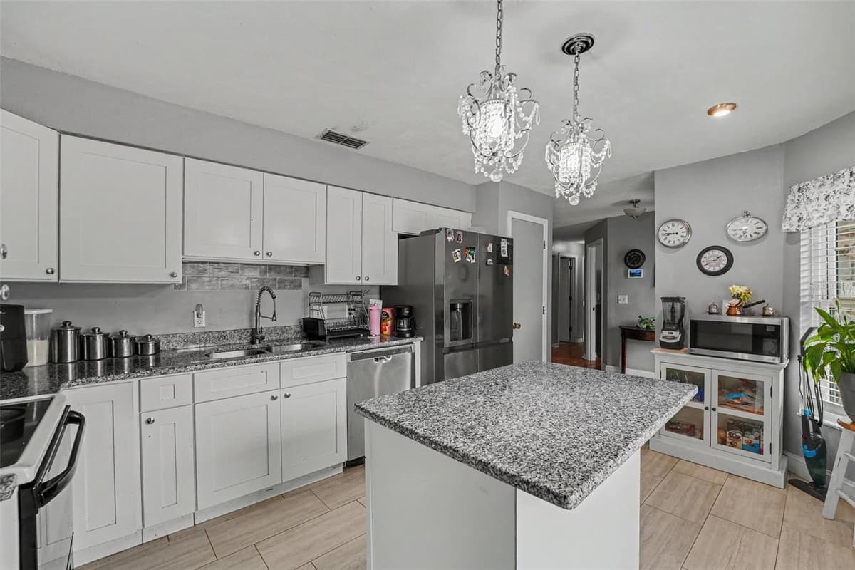 818 CAMBRIDGE WAY — photo 5 of 15