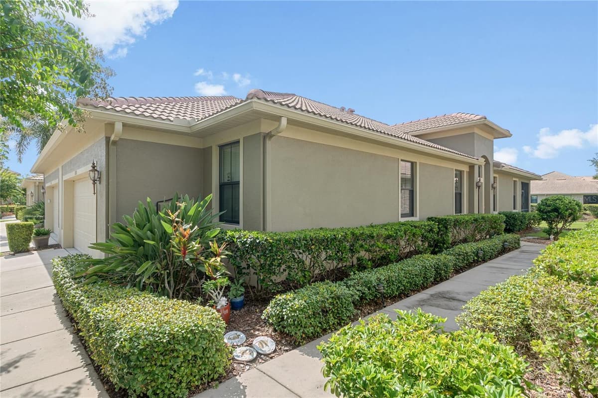 8218 CAPONATA BOULEVARD — photo 6 of 35