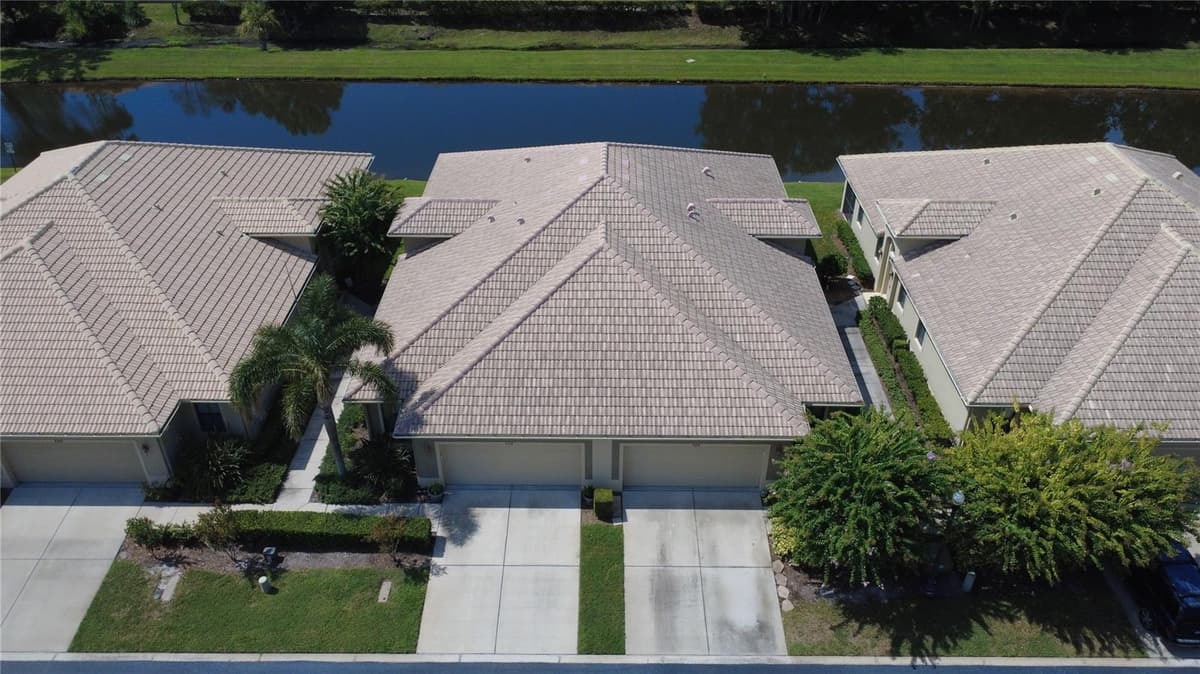 8218 CAPONATA BOULEVARD — photo 3 of 35