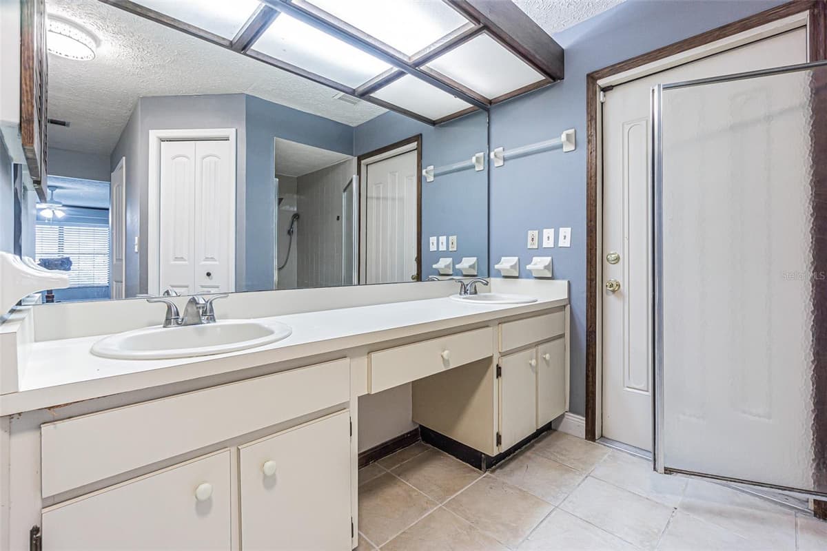 9217 KINGSRIDGE DRIVE — photo 12 of 39