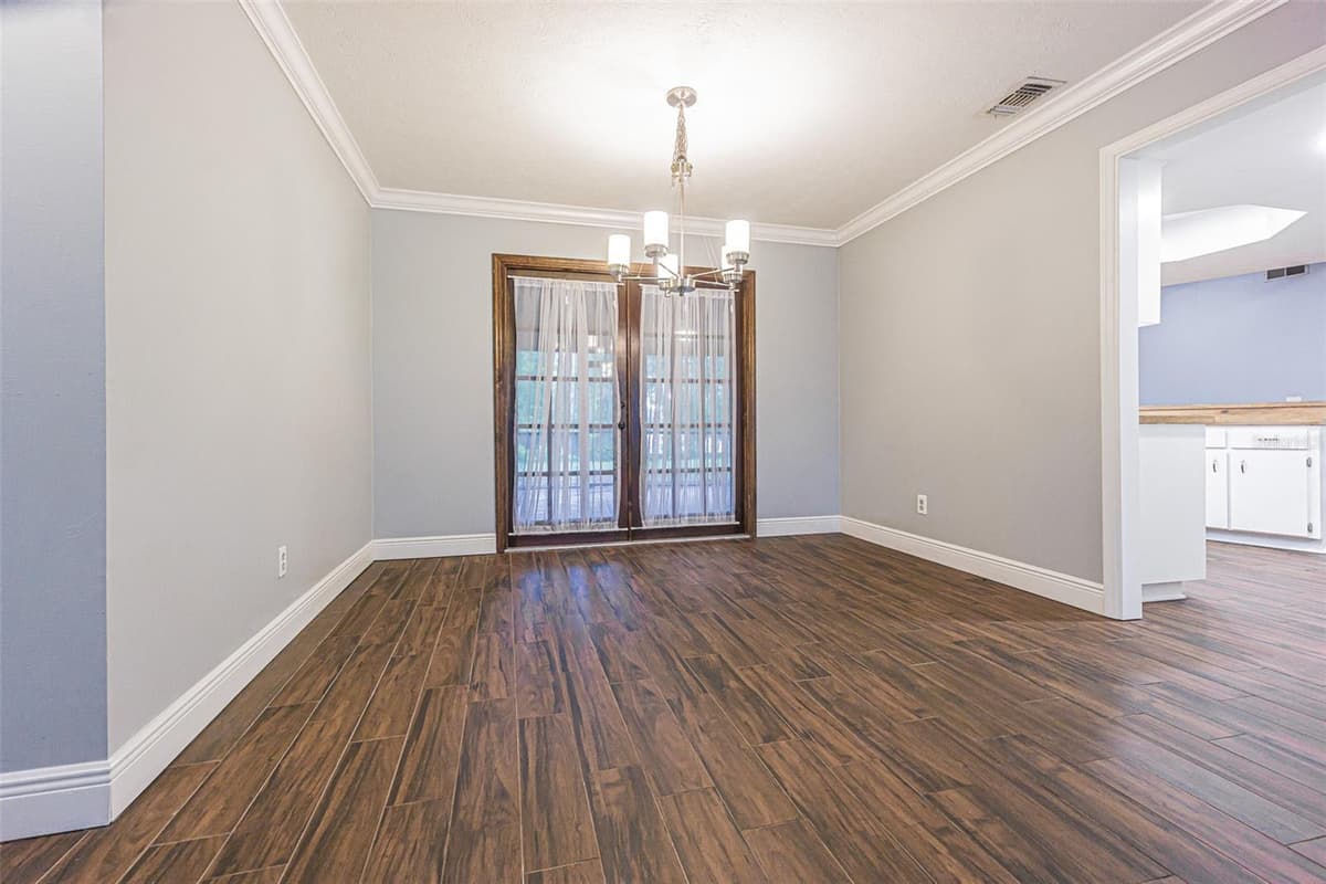 9217 KINGSRIDGE DRIVE — photo 8 of 39