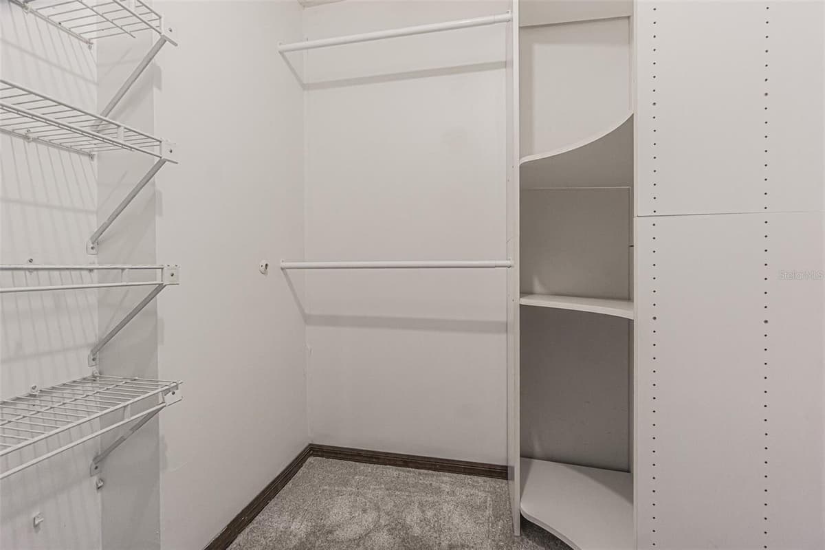 9217 KINGSRIDGE DRIVE — photo 15 of 39