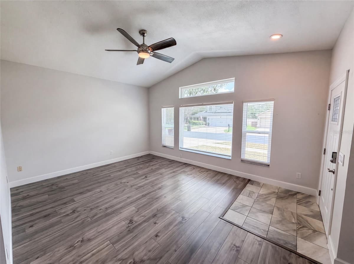 3800 SEMINOLE DRIVE — photo 8 of 31