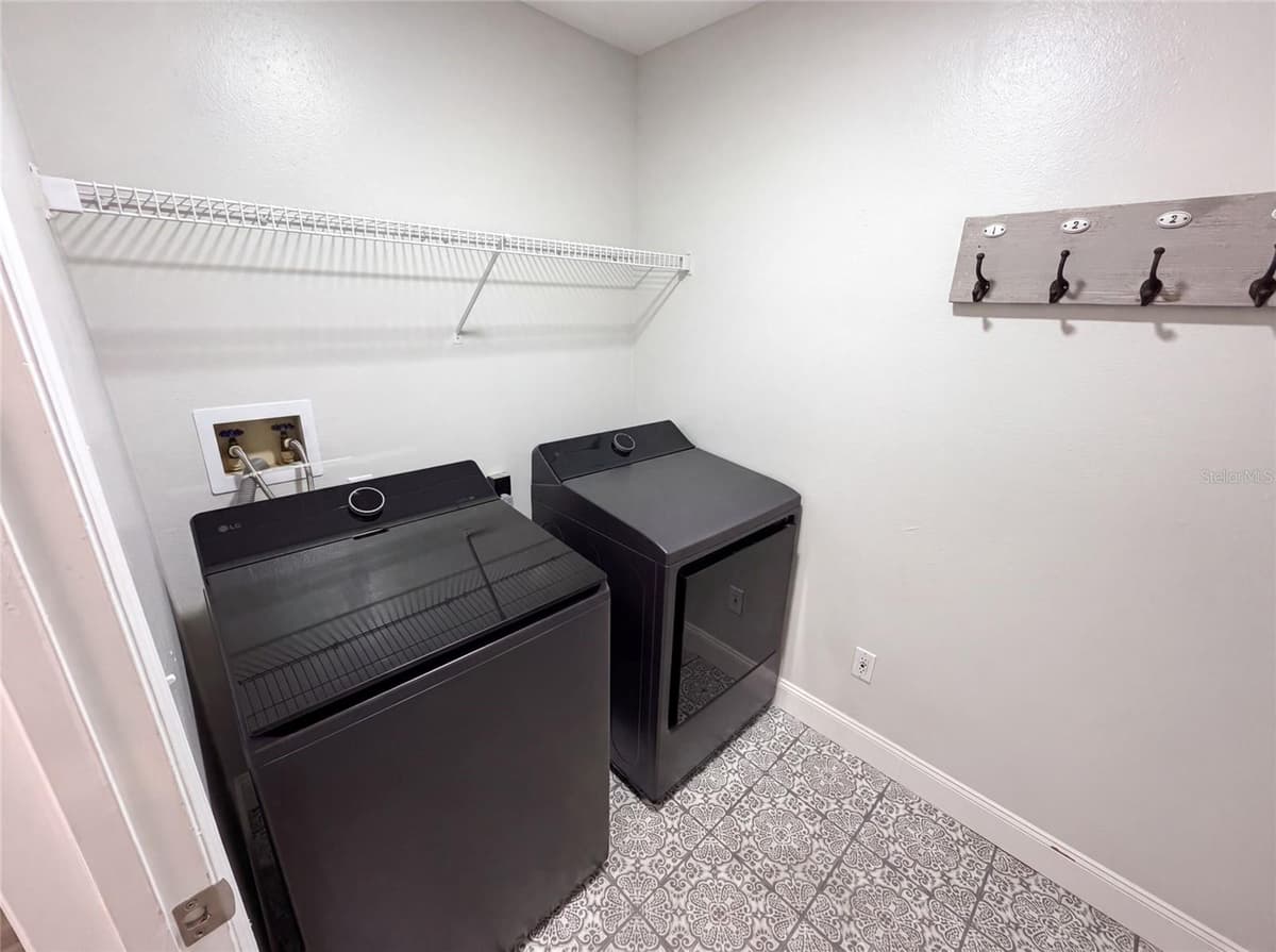 3800 SEMINOLE DRIVE — photo 13 of 31