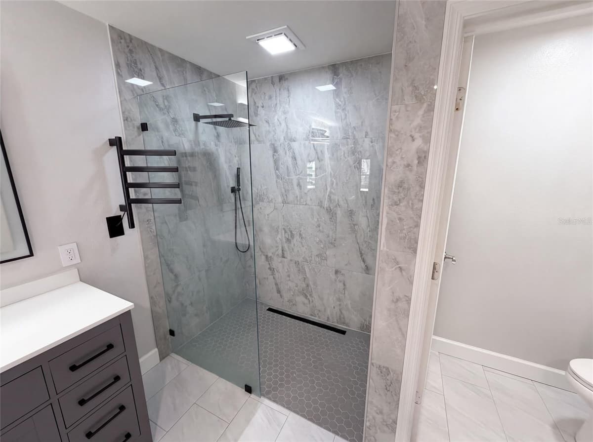 3800 SEMINOLE DRIVE — photo 18 of 31