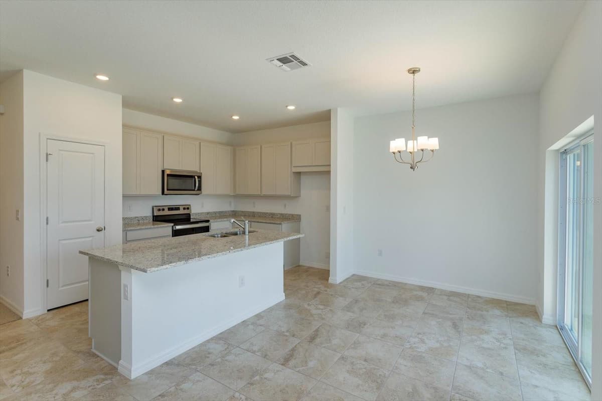 784 SUNSHOWER DRIVE — photo 8 of 20