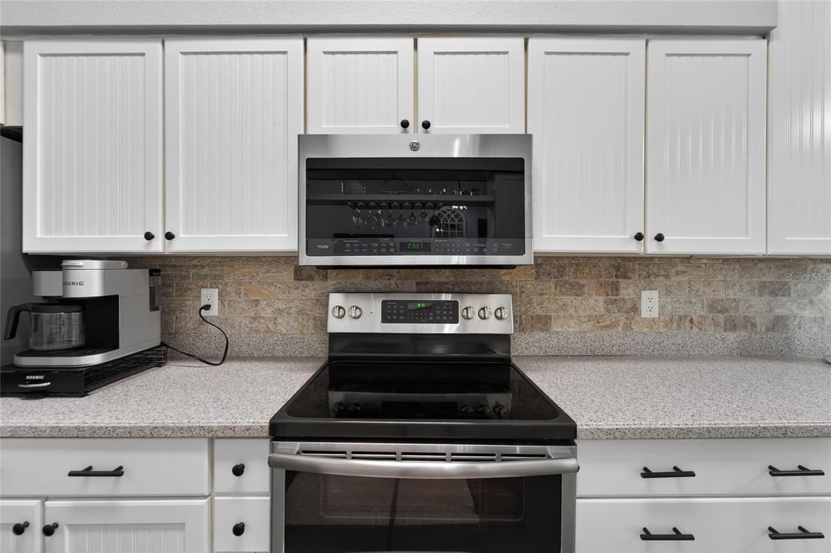12010 STEPPINGSTONE BOULEVARD — photo 16 of 53