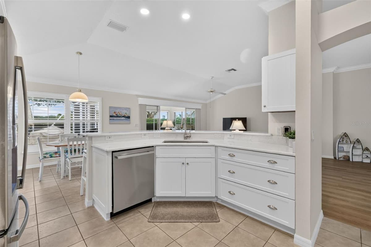 1218 CAMERO DRIVE — photo 14 of 36