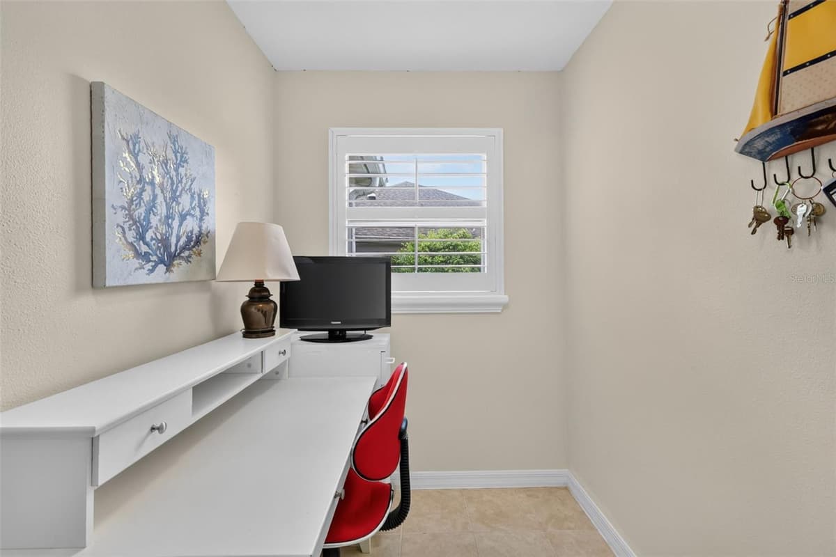 1218 CAMERO DRIVE — photo 34 of 36