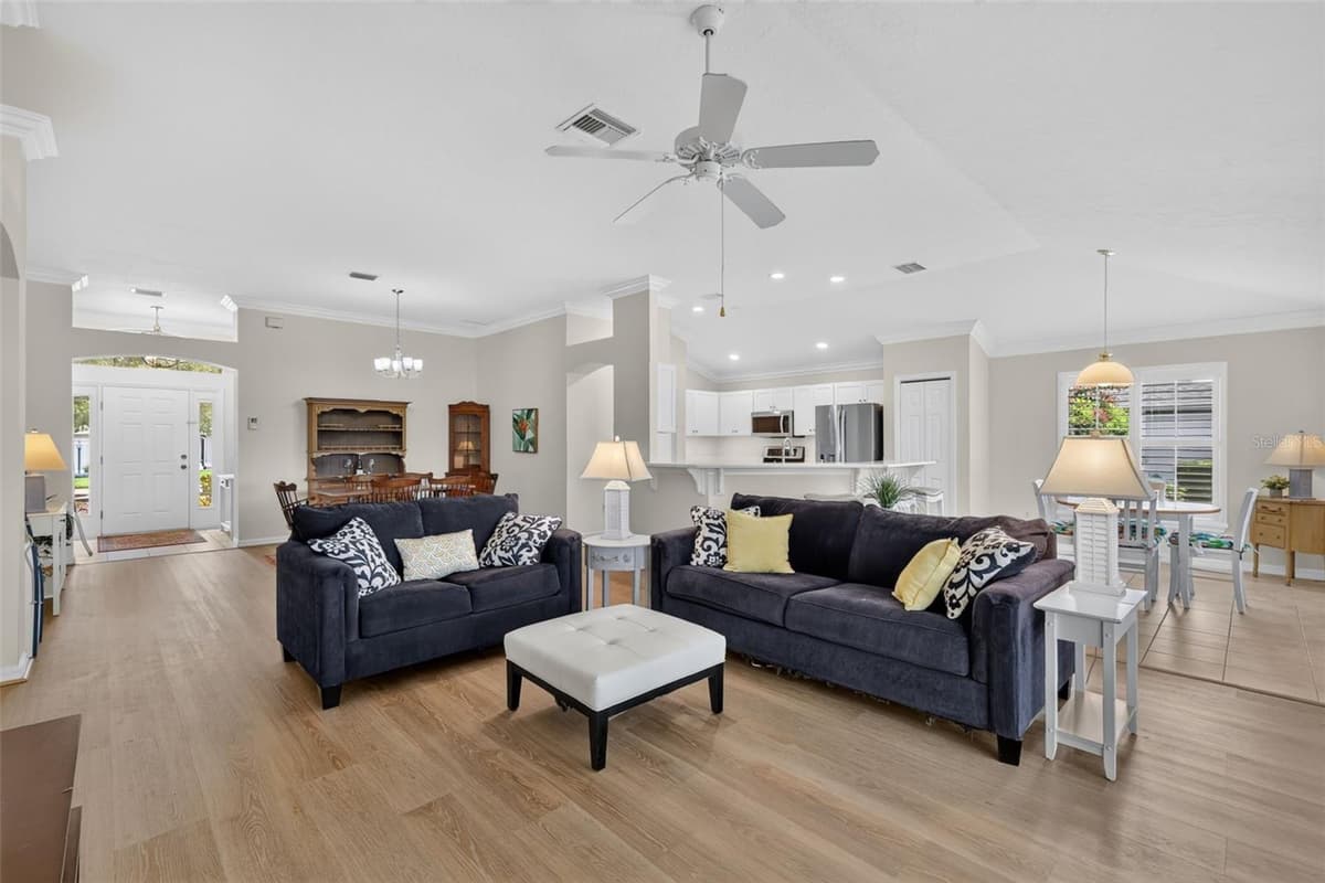 1218 CAMERO DRIVE — photo 9 of 36