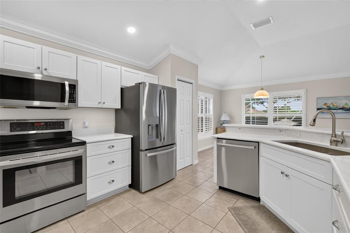 1218 CAMERO DRIVE — photo 11 of 36