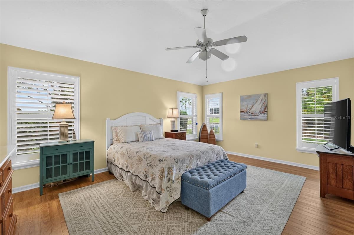 1218 CAMERO DRIVE — photo 16 of 36