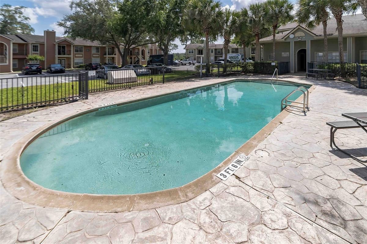 2550 ALAFAYA TRAIL — photo 16 of 17