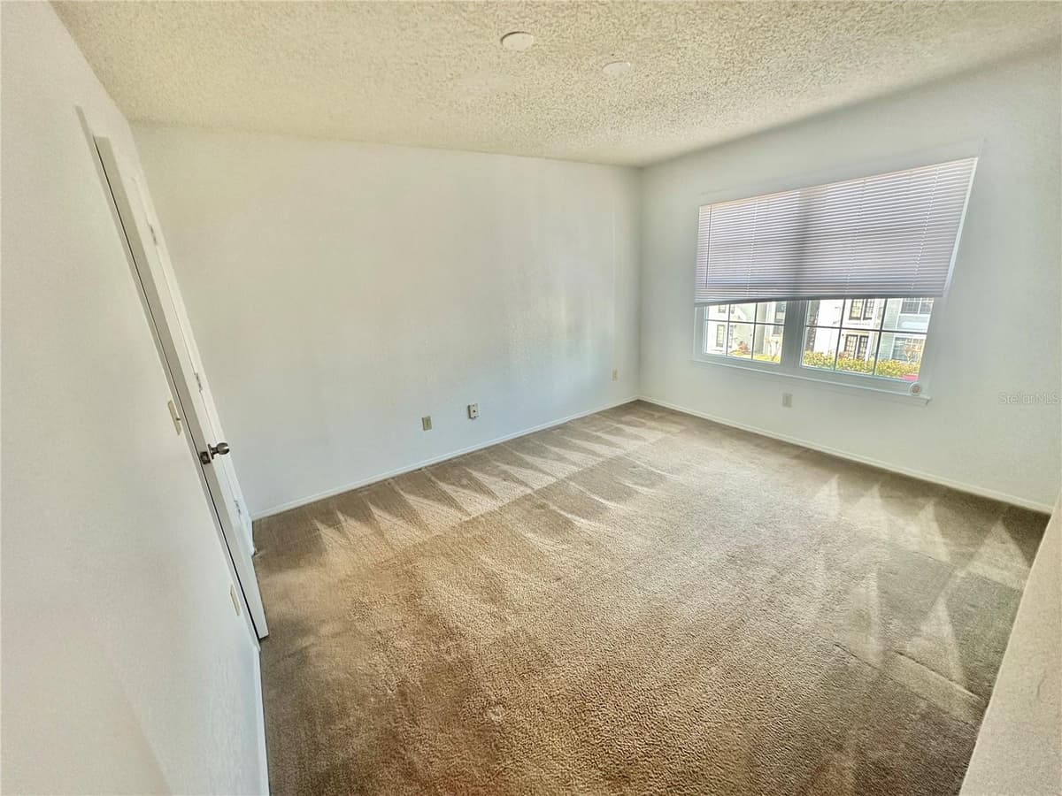 2550 ALAFAYA TRAIL — photo 9 of 17