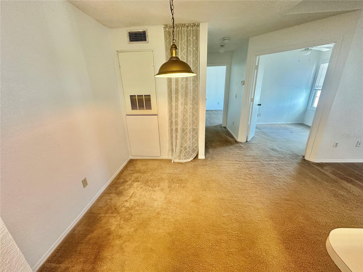 2550 ALAFAYA TRAIL — photo 5 of 17