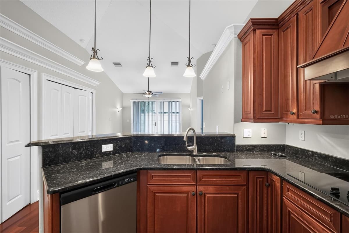 13548 MERE VIEW DRIVE — photo 7 of 37