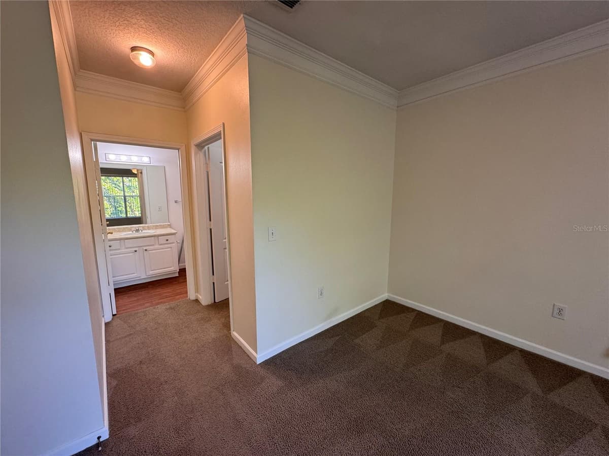 10519 VILLA VIEW CIRCLE — photo 10 of 21