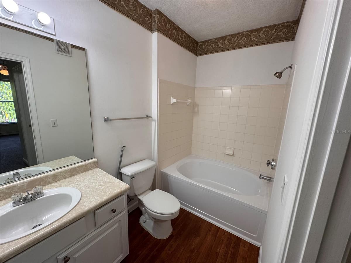 10519 VILLA VIEW CIRCLE — photo 11 of 21