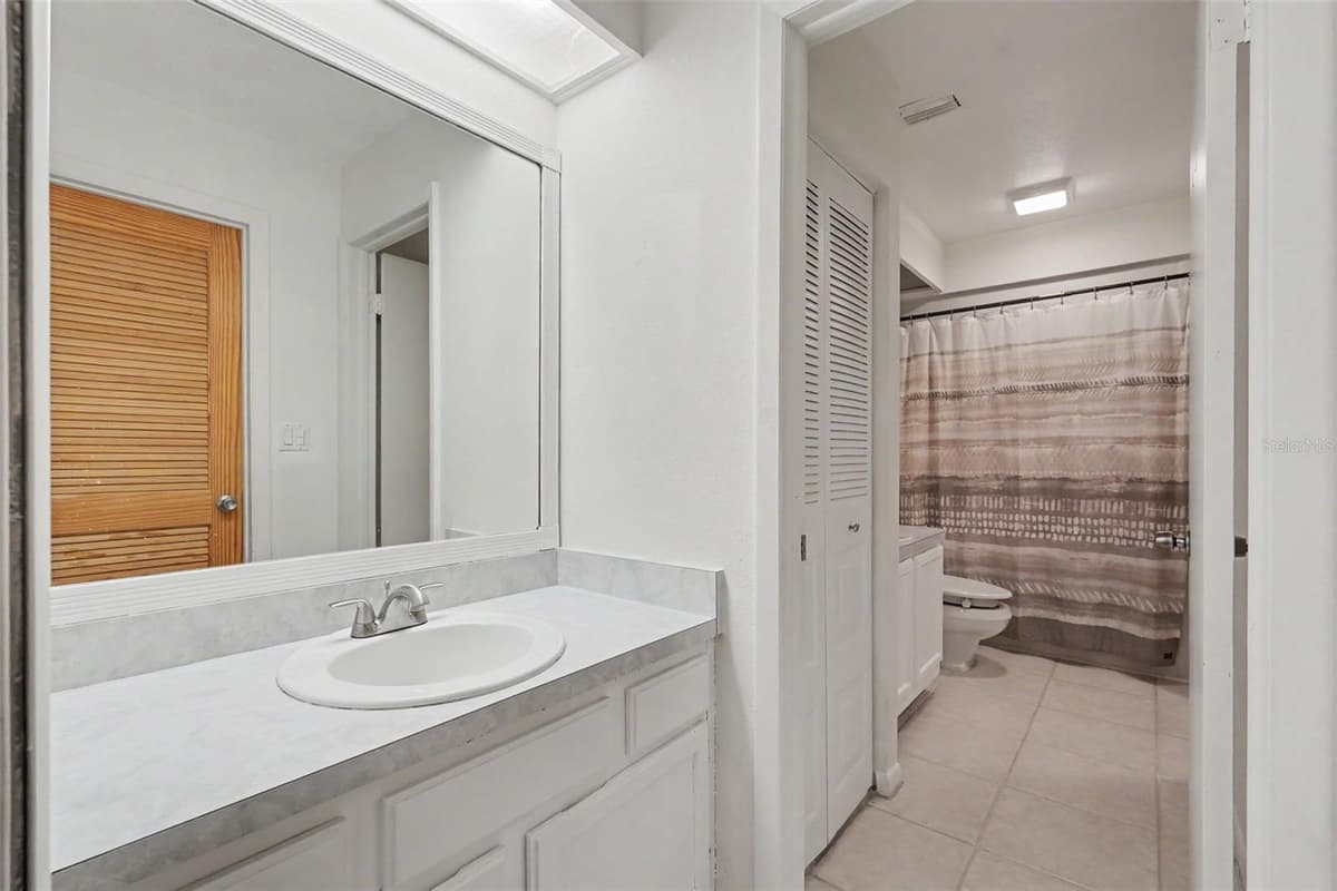 7360 ULMERTON ROAD — photo 16 of 35