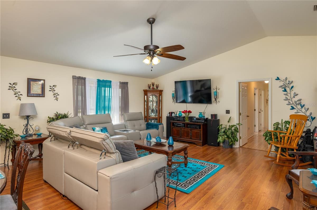 411 COUNTRY PINE ROAD — photo 5 of 37
