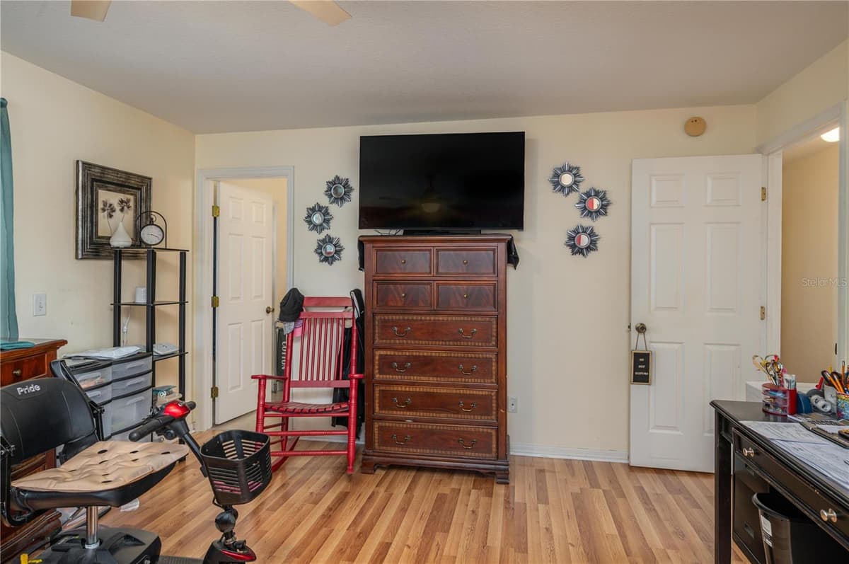 411 COUNTRY PINE ROAD — photo 14 of 37