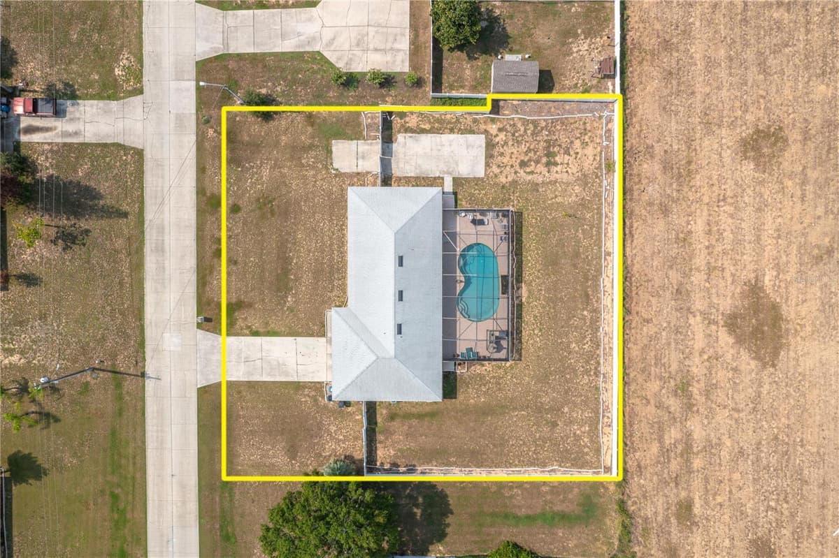 411 COUNTRY PINE ROAD — photo 3 of 37