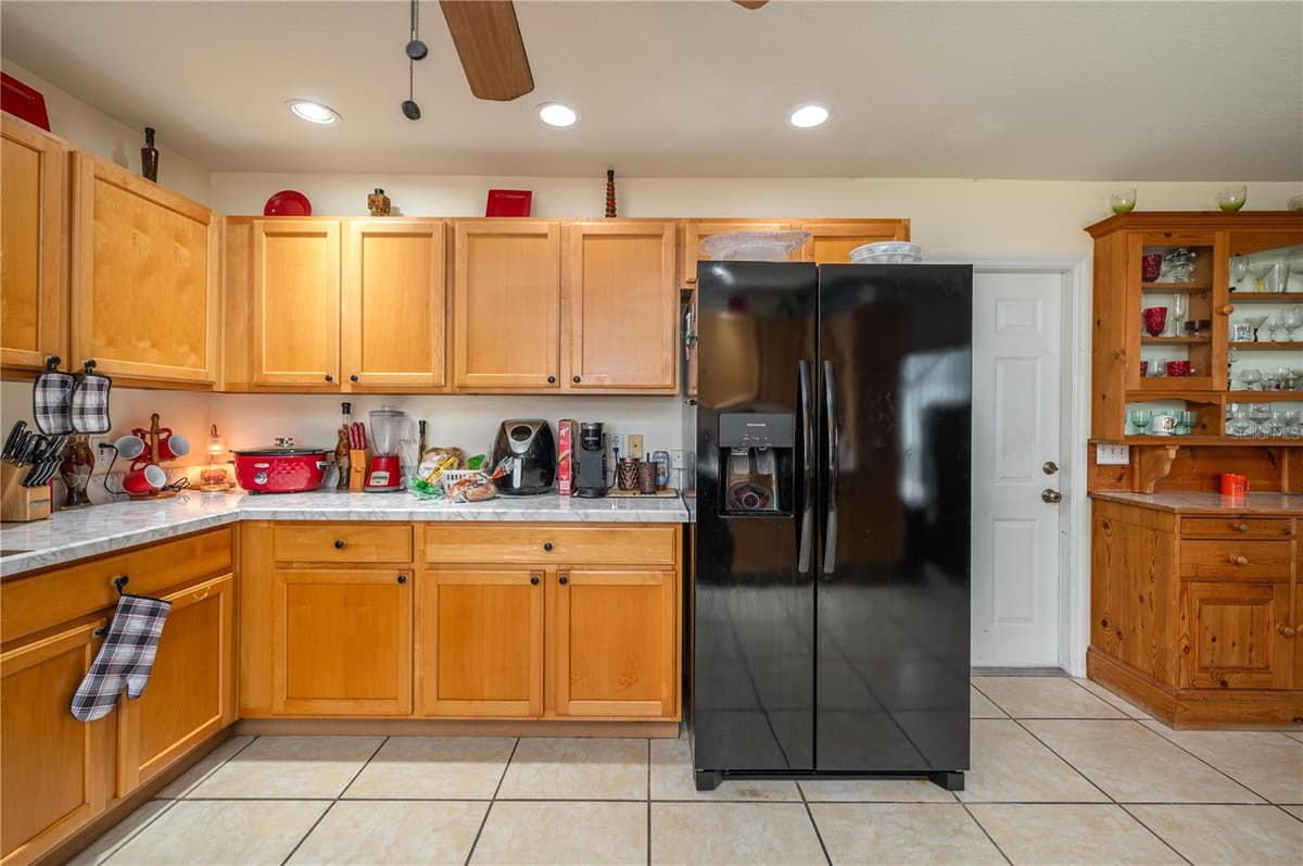 411 COUNTRY PINE ROAD — photo 10 of 37