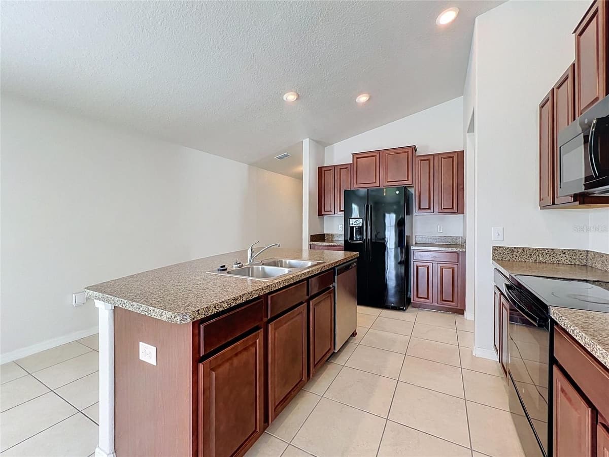 36095 CARRIAGE PINE COURT — photo 9 of 28