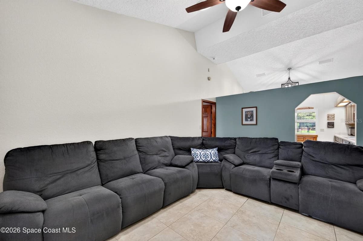 415 CHEYENNE TRAIL — photo 16 of 63