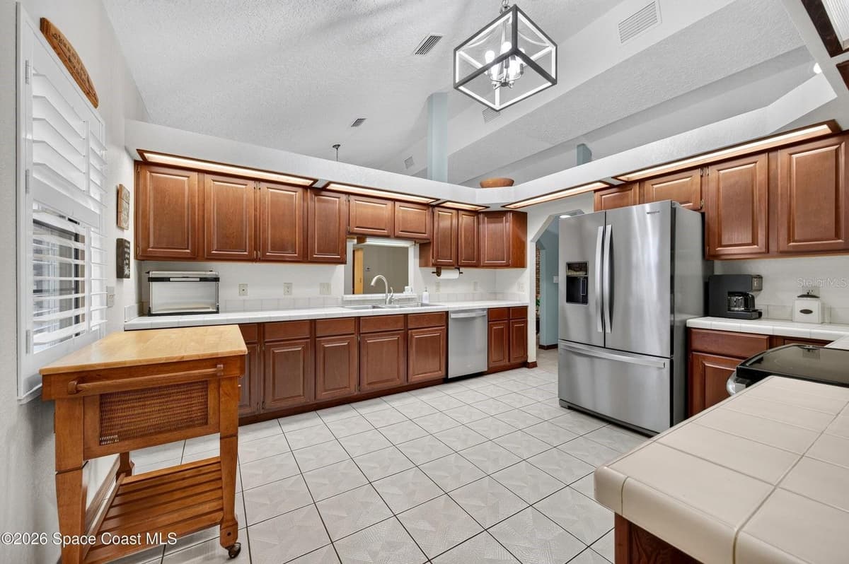 415 CHEYENNE TRAIL — photo 5 of 63