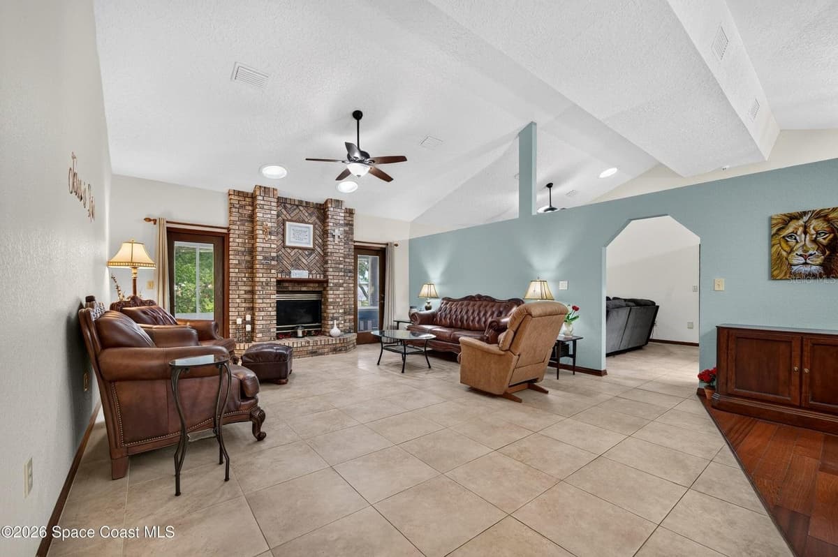 415 CHEYENNE TRAIL — photo 4 of 63