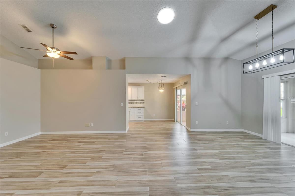 2222 MAYFIELD PALMS LANE — photo 10 of 44